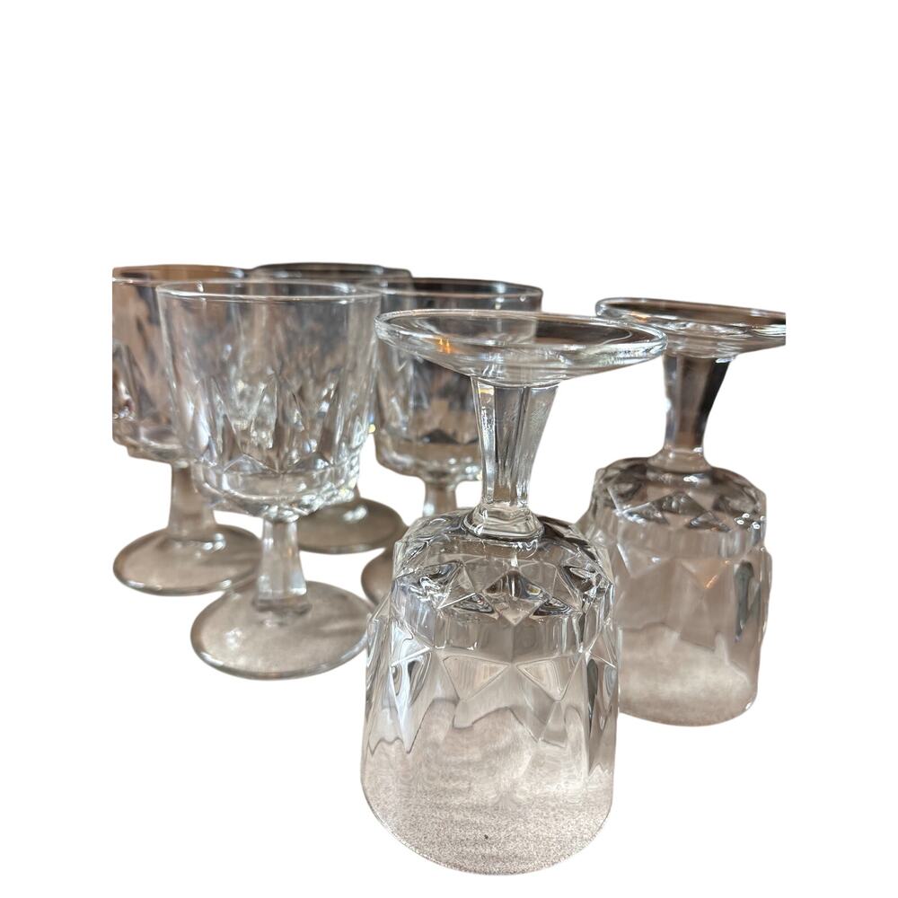 vintage Arcoroc France Artic wine glasses,